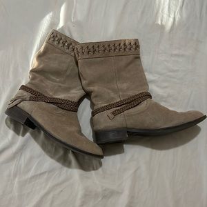 Women’s size 7 boots